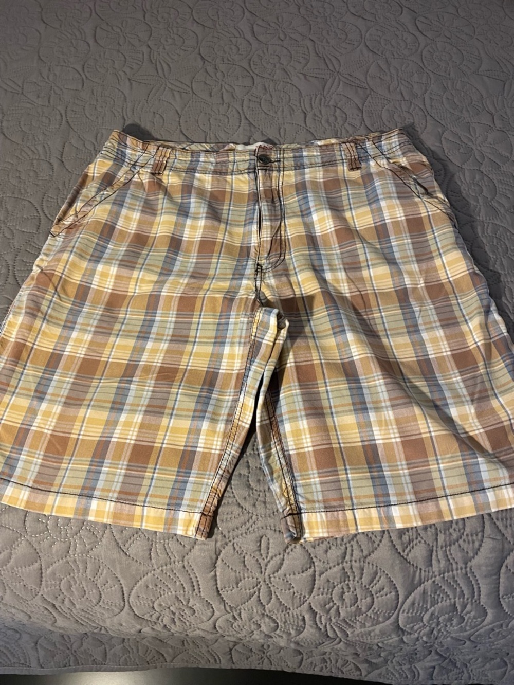 Aeropostale Men's Plaid Flat Front Shorts - Tan & Blue